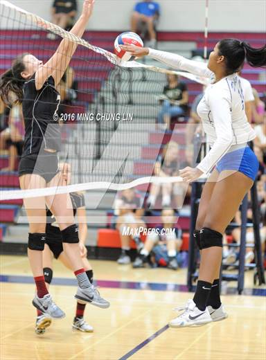 Photo 1 In The Dana Hills Vs San Clemente Oc Varsity Classic