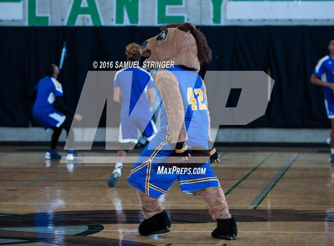Photo 1 In The Grant Vs Oakland Tech Oakland Legends Classic Photo Gallery 66 Photos Maxpreps