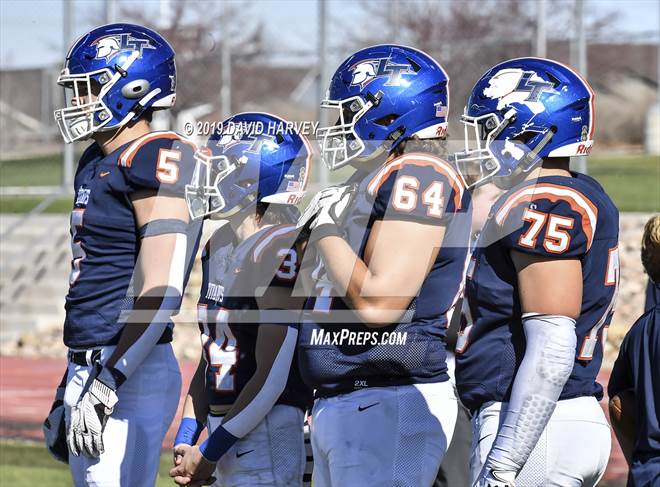 Photo 1 In The 2019 Chsaa State Football Playoffs Class 5a Round
