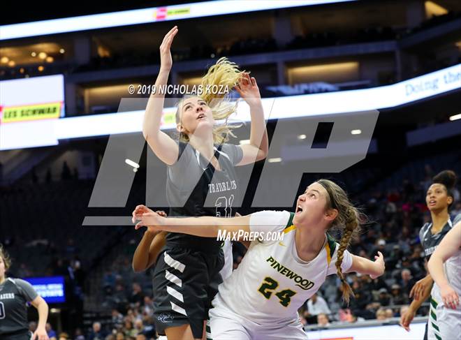 Photo 1 In The Pinewood Vs Sierra Canyon Cif State Open Division Final Photo Gallery 186 Photos Maxpreps