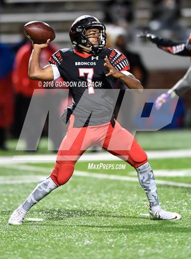 Photo 1 In Football Photo Gallery Spruce Mansfield Legacy Uil Class 5a Division Ii Area Playoff Maxpreps