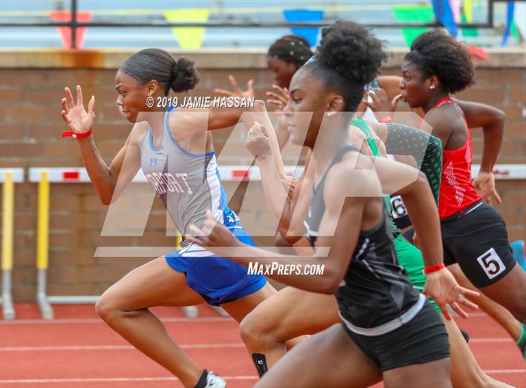 Girls in track shorts discount