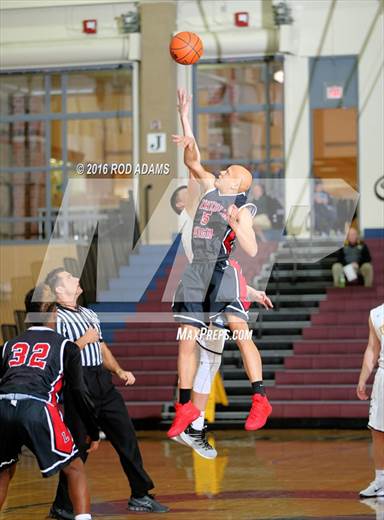 Photo 1 In The Lincoln High Vs Fremont Heartland Athletic Conference Tournament Photo Gallery 42 Photos Maxpreps